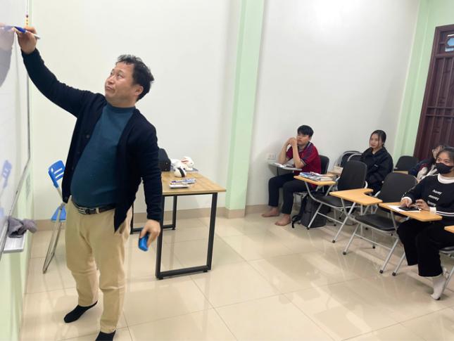 Mở Ra Cơ Hội Du Học Mới Cùng Nhà Sáng Lập VFriends EDU